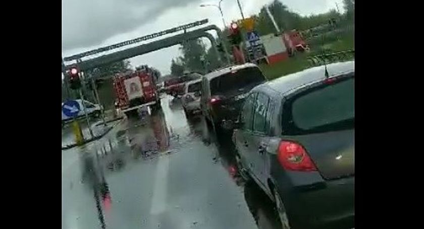 Z ostatniej chwili: Zderzenie osobówki z cysterną w Ciechanowie