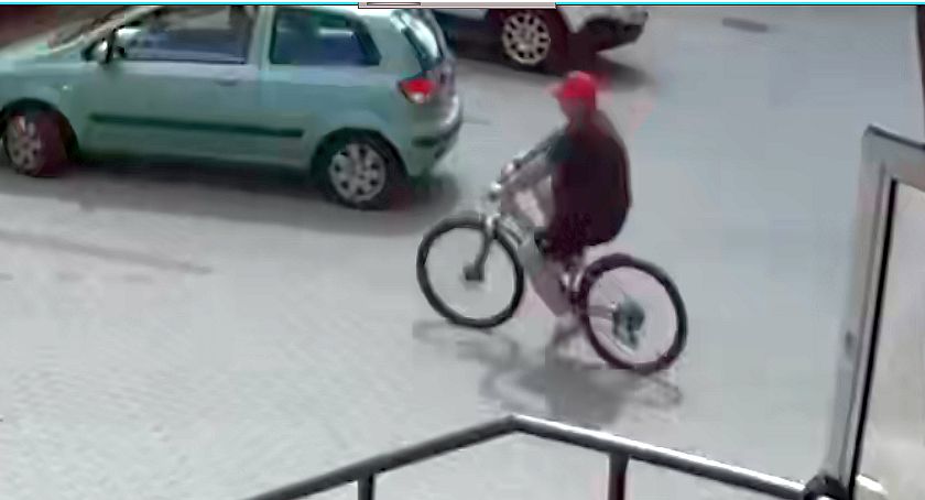 Złodziej w Ciechanowie. Poszukuje go policja [zdjęcia]