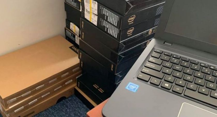 Nowe laptopy dla uczniów i nauczycieli z gminy Regimin