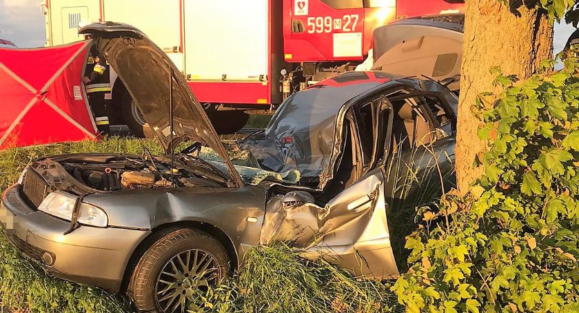 Zginął młody kierowca. Audi uderzyło w drzewo [zdjęcia]