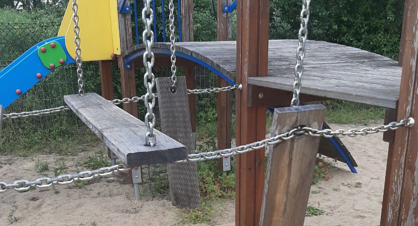 Wasze Info: z placu zabaw na Kruczej nadal nie można bezpiecznie korzystać