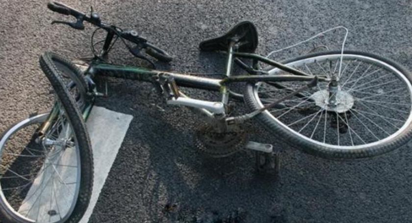 Zderzenie samochodu dostawczego z rowerzystką w Uniecku