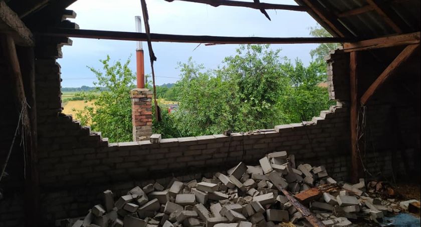 Duże zniszczenia po burzy w powiecie ciechanowskim [zdjęcia]