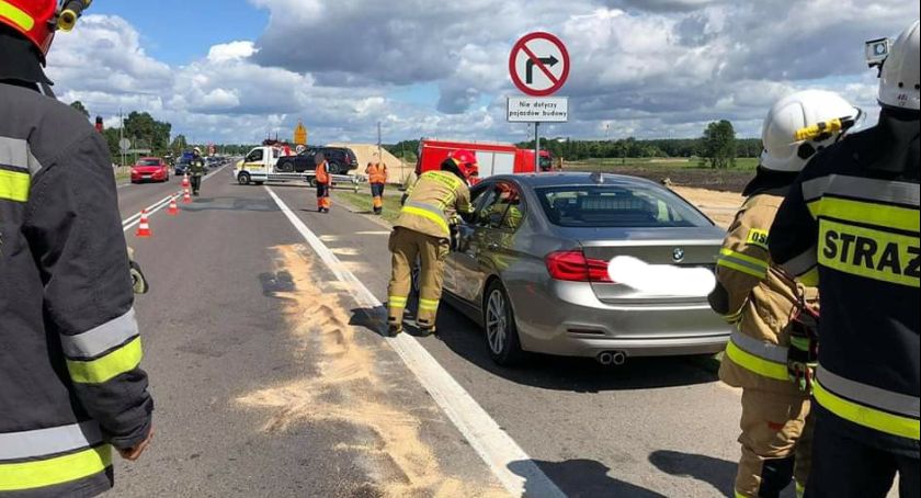 Nastolatek uderzył Golfem w BMW pod Glinojeckiem [zdjęcia]