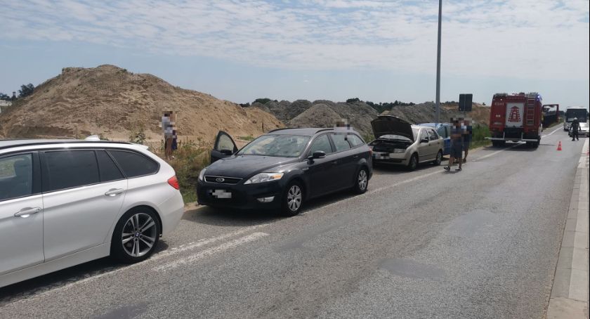 Trzy samochody zderzyły się pod Glinojeckiem [zdjęcia]