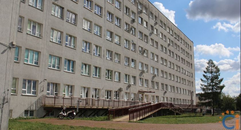 [AKTUALIZACJA] Tragedia w ciechanowskim szpitalu. Pacjent wyskoczył z okna