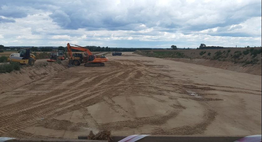 Złodziej na budowie drogi. Ukradł sprzęt warty 100 tysięcy złotych