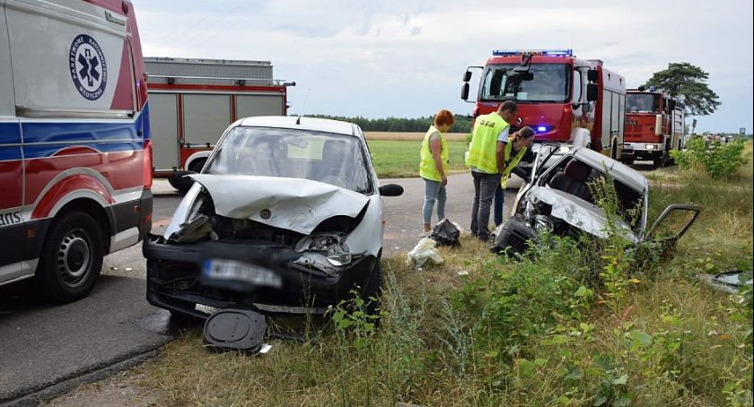 Zderzenie Fiatów. Sprawca bez prawa jazdy [zdjęcia]