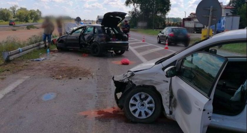 Wypadek i utrudnienia w ruchu na krajówce [zdjęcia]