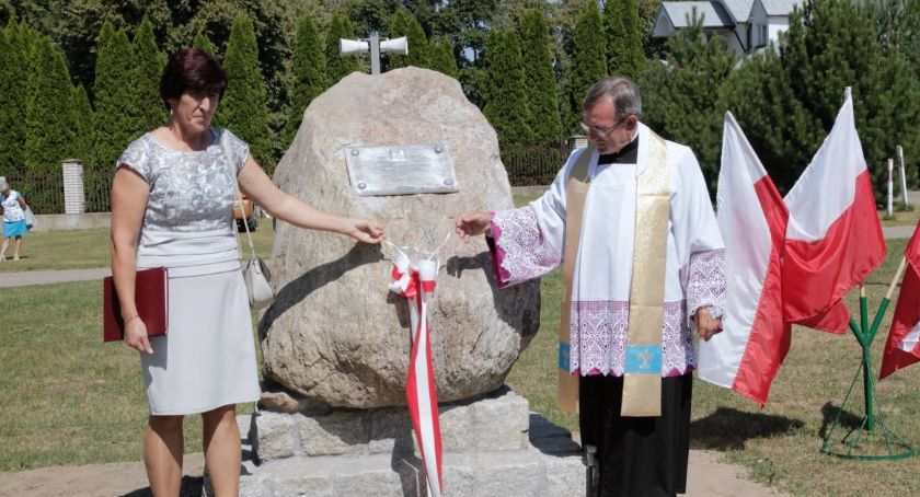 Łopacin. Odsłonięcie tablicy na 100. lecie Bitwy Warszawskiej [zdjęcia]