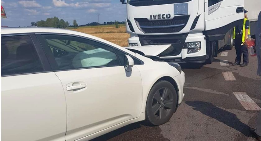 Ciechanowianka doprowadziła do zderzenia z ciężarówką [zdjęcia]