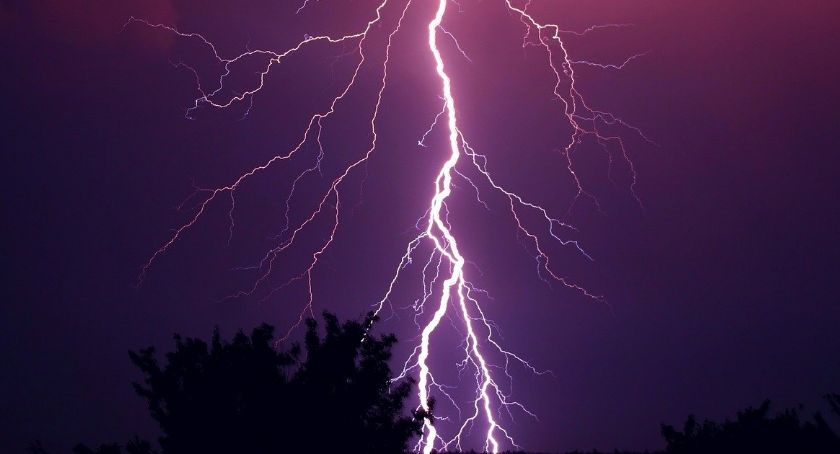 Uwaga! IMGW ostrzega mieszkańców powiatu ciechanowskiego