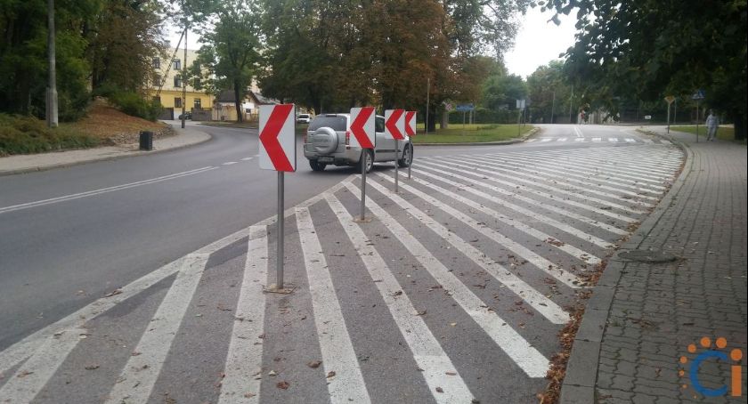 Nie stosowali się do nowej organizacji ruchu. Pojawiły się dodatkowe znaki