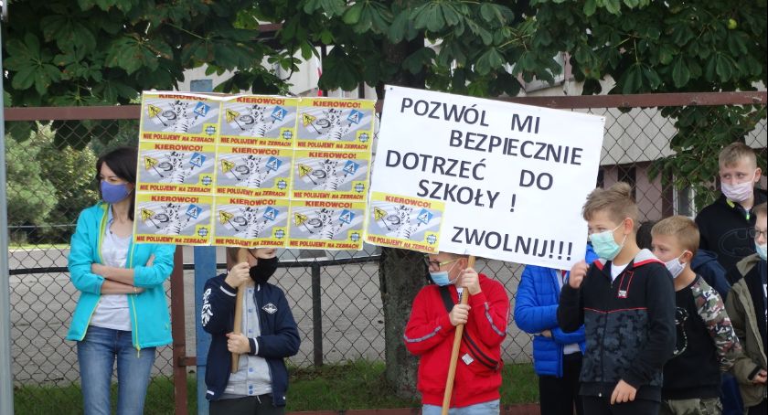 Nie polujemy na zebrach! Uczniowie z Ciechanowa apelują do kierowców