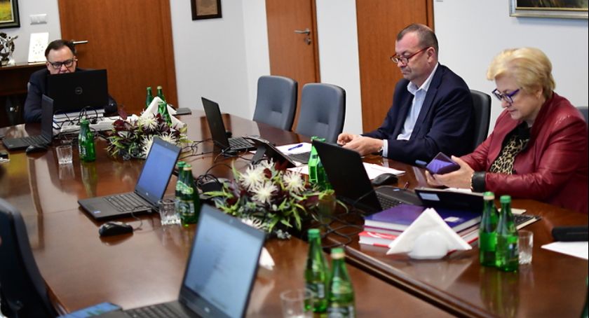  Radni Mazowsza przeciw podziałowi województwa