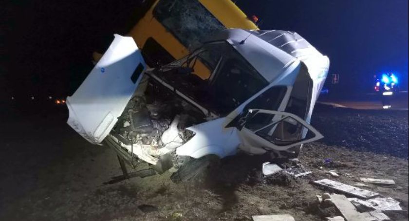Tragiczny finał zderzenia busa z ciężarówką