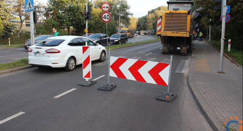 Utrudnienia w ruchu w centrum Ciechanowa. Do kiedy potrwają? [zdjęcia]