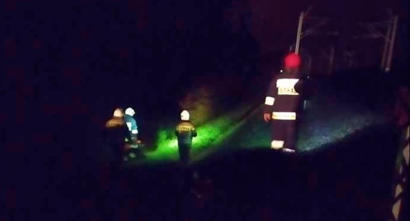 Zagrożenie na torach. Interweniowali strażacy [zdjęcia]