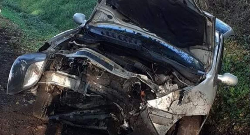 Wypadek w powiecie ciechanowskim. Kierowca był pijany [zdjęcia]
