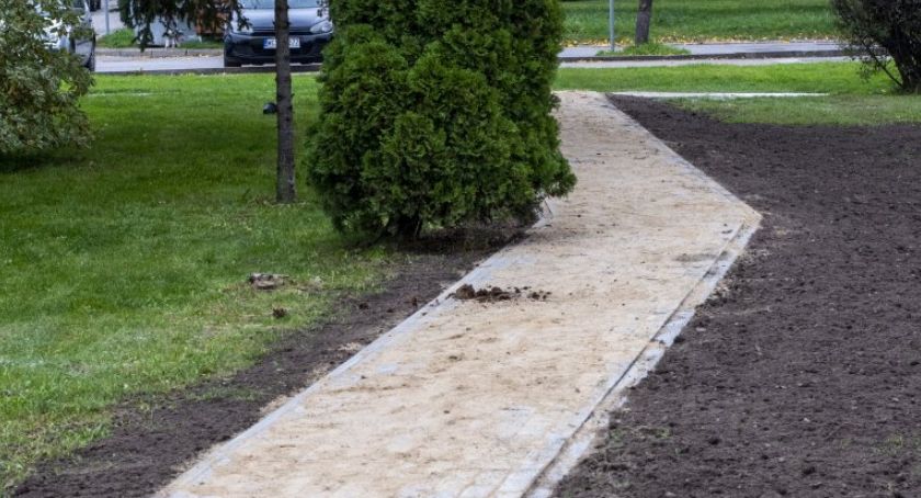 Na wniosek mieszkańców wyremontowali chodnik