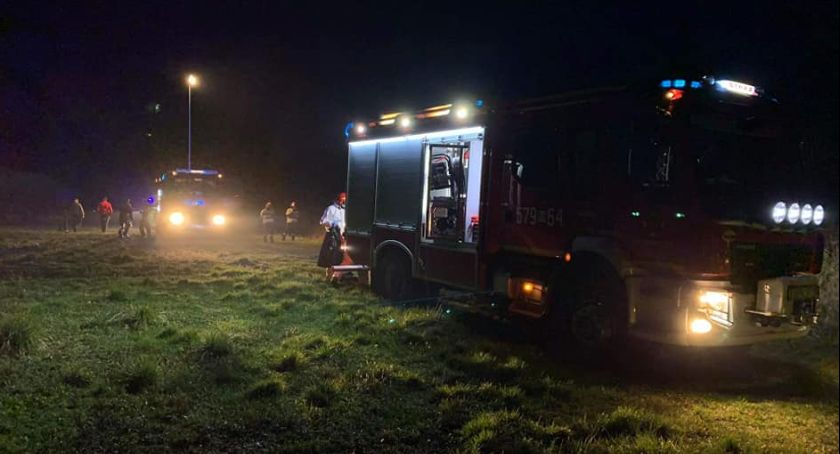 Strażacy ruszyli z pomocą wędkarzowi