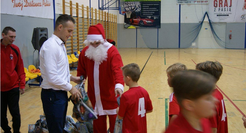Mikołajki w Akademii Piłki Nożnej Olimp (zdjęcia)
