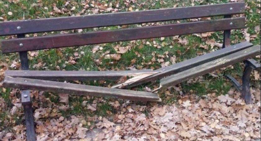 Wasze Info: Zdewastowane ławki nad Kanałami [zdjęcia]