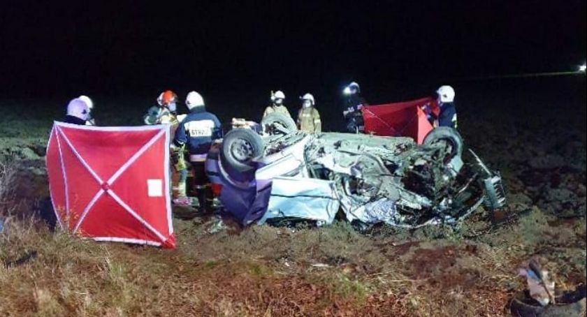 Tragedia na drodze. Zginął młody kierowca Golfa [zdjęcia]