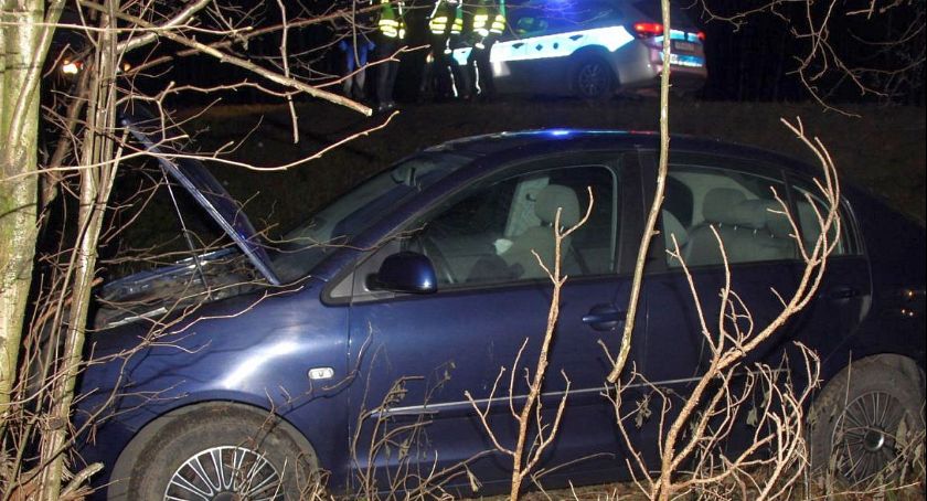 Sceny jak z filmu. Uciekał z narkotykami przed policją. Uderzył w radiowóz i próbował wręczyć łapówkę