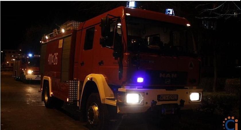 Nieprzytomny mężczyzna leżał w rowie. Wyskoczył z jadącego busa