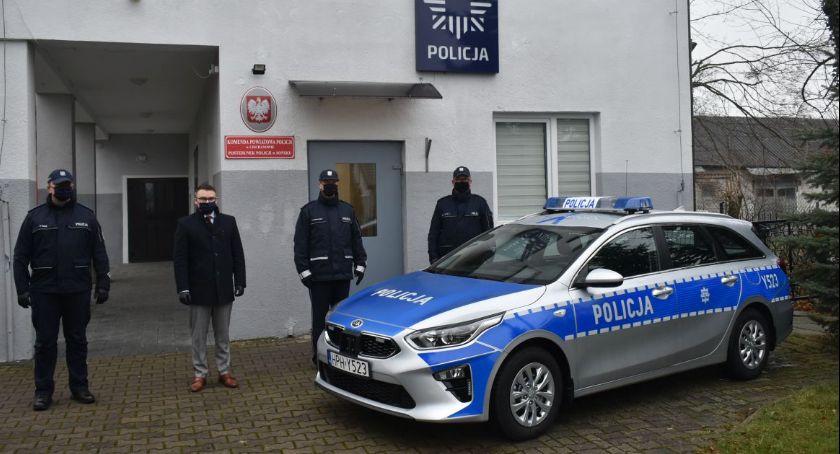 Policjanci z Sońska mają nowy radiowóz [zdjęcia]