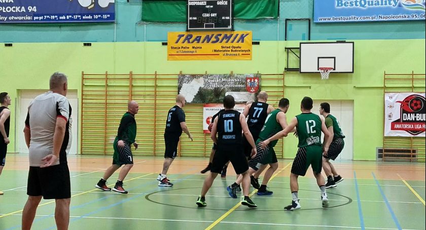 Zdecydowała ostatnia kwarta. MOSiR Ciechanów wygrał po raz piąty