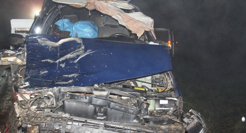 Tragiczny wypadek. Zginął pasażer VW [zdjęcia]