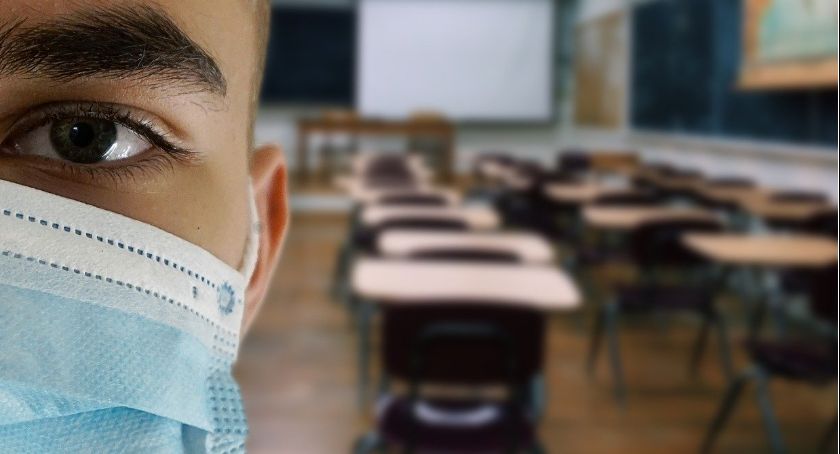 Część uczniów wróci do szkół? MZ zapowiada testowanie nauczycieli