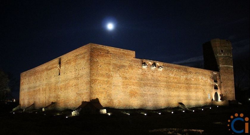 Radny wnioskuje o iluminację na zamku. Prezydent odpowiada cytatem z Biblii