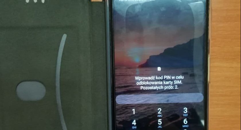 Kto zgubił telefon? [zdjęcia]