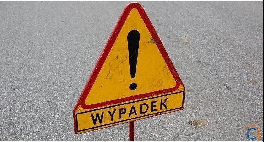 Czołówka na rondzie w Ciechanowie. Wjechał tirem pod prąd