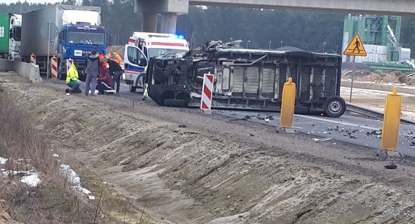 Trzy osoby ranne. Ciechanowska policja o przebiegu wypadku [zdjęcia]