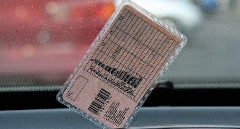 Dwaj młodzi piraci drogowi zatrzymani na ul. Kasprzaka