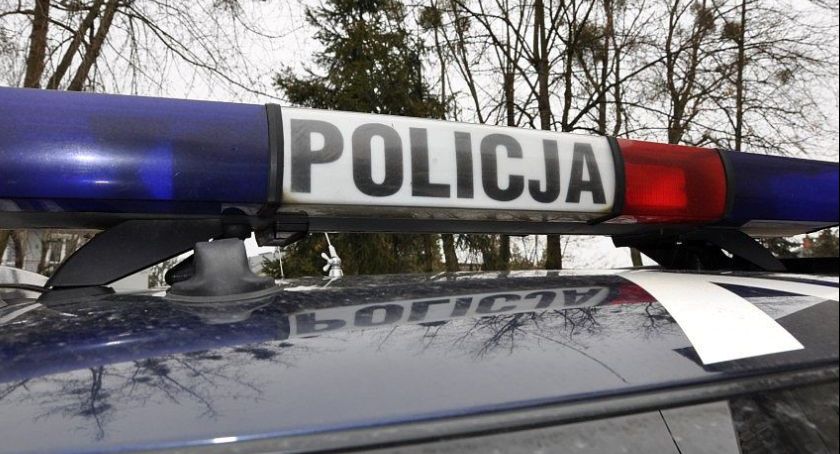 Senior za kierownicą Golfa. Był pijany i jechał za szybko