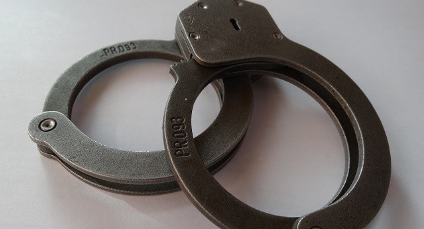 U sąsiadów: Zatrzymali oszusta ściganego listami gończymi. Podszywał się pod szwagra