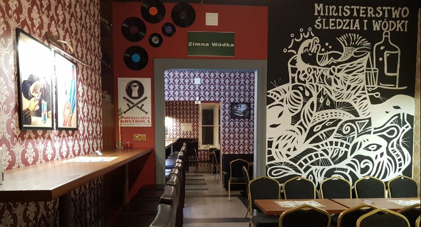 Przedsiębiorcy w Ciechanowie też mają dość. Pierwszy lokal zapowiada otwarcie