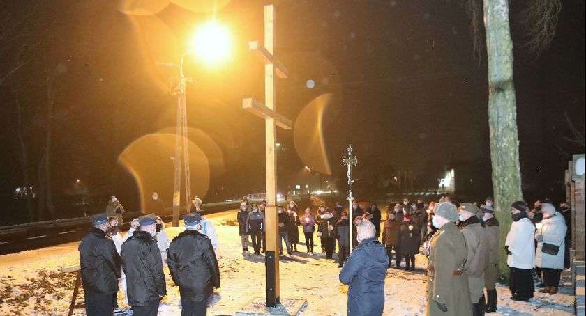 W Sońsku stanął krzyż morowy 