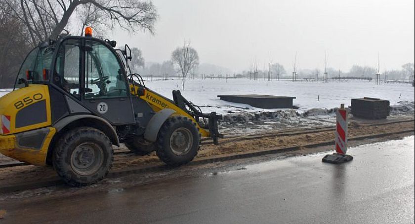 W Ciechanowie powstaje nowy park. Ruszyła budowa parkingu