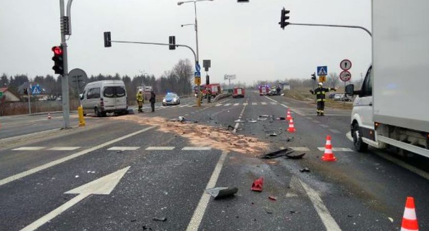 Cztery osoby ranne w porannym wypadku [zdjęcia]