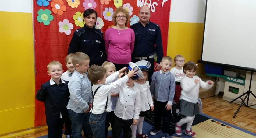 Ciechanowscy policjanci z wizytą u przedszkolaków