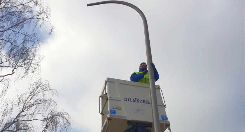 Wymienili w Ciechanowie uszkodzone latarnie