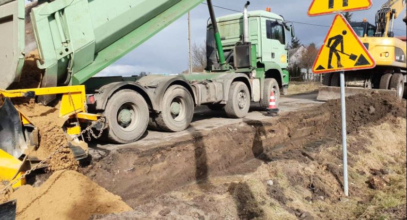 Trwa przebudowa drogi powiatowej w gminie Opinogóra Górna [zdjęcia]