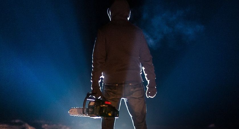 Zaatakował znajomego piłą spalinową i groził, że go zabije 