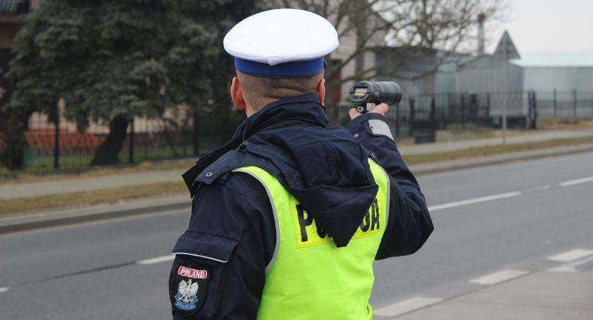 Pirat drogowy za kierownicą dostawczaka